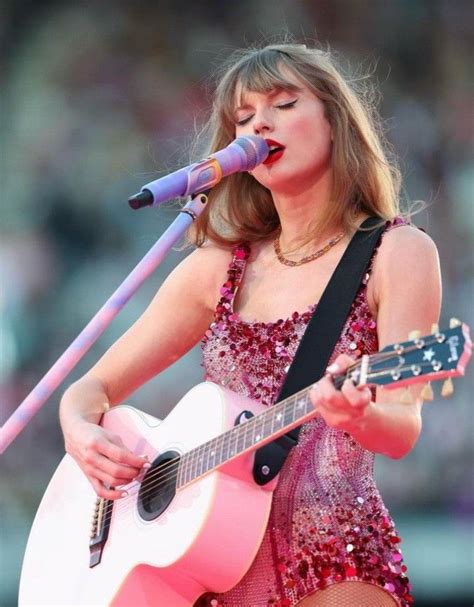 pink bodysuit taylor swift